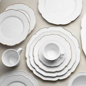 DINING & ENTERTAINING
